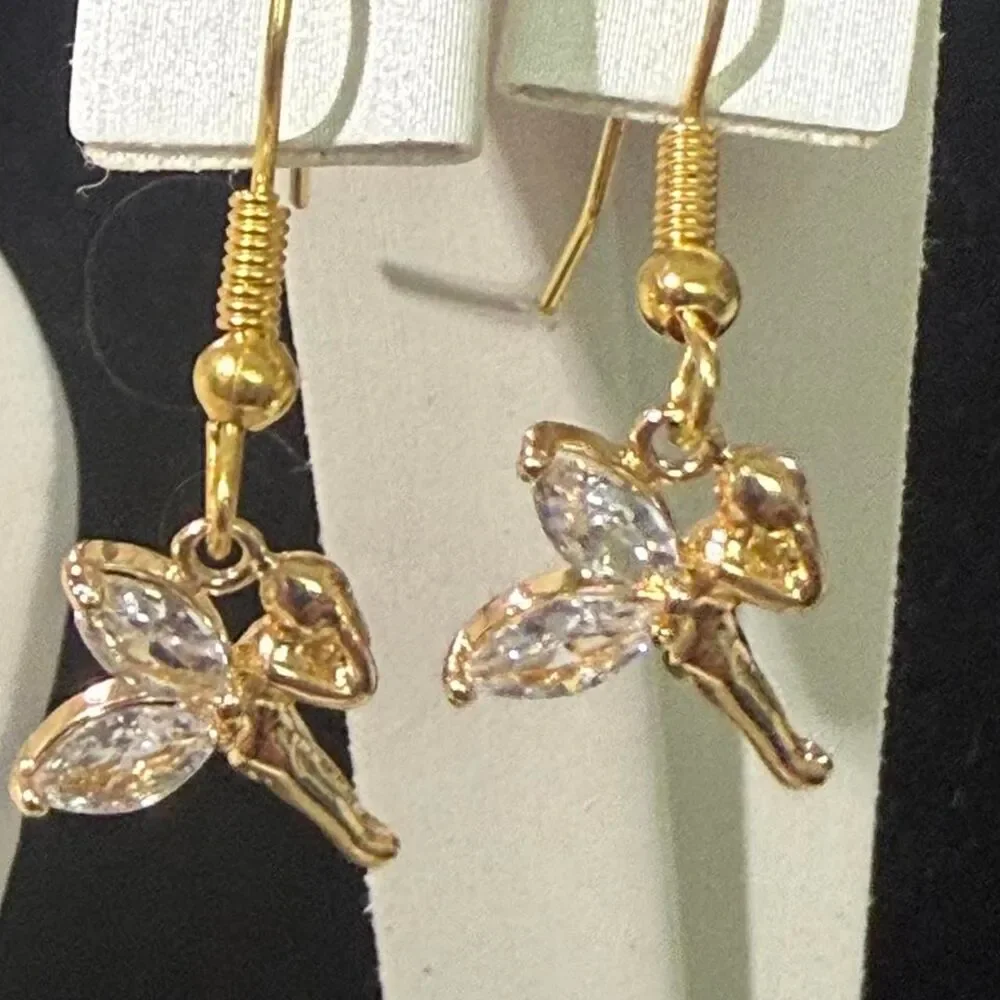 Source Unknown gold tone